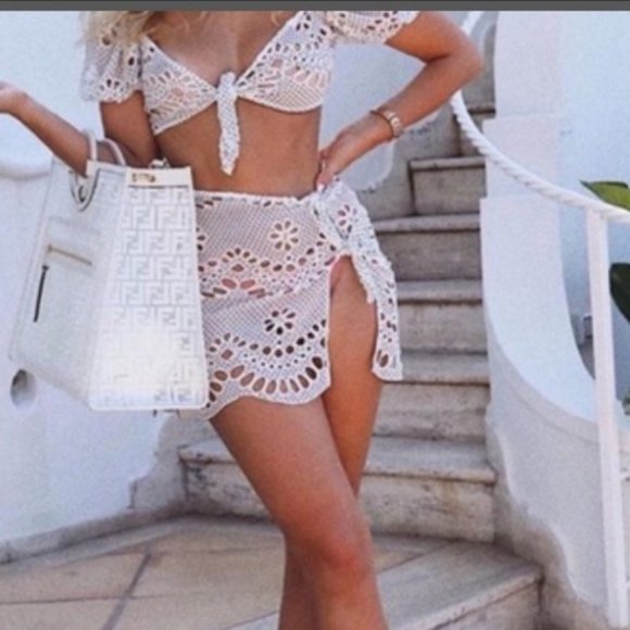 For Love and Lemons Cookies and Cream cover up set - Picture 7 of 10